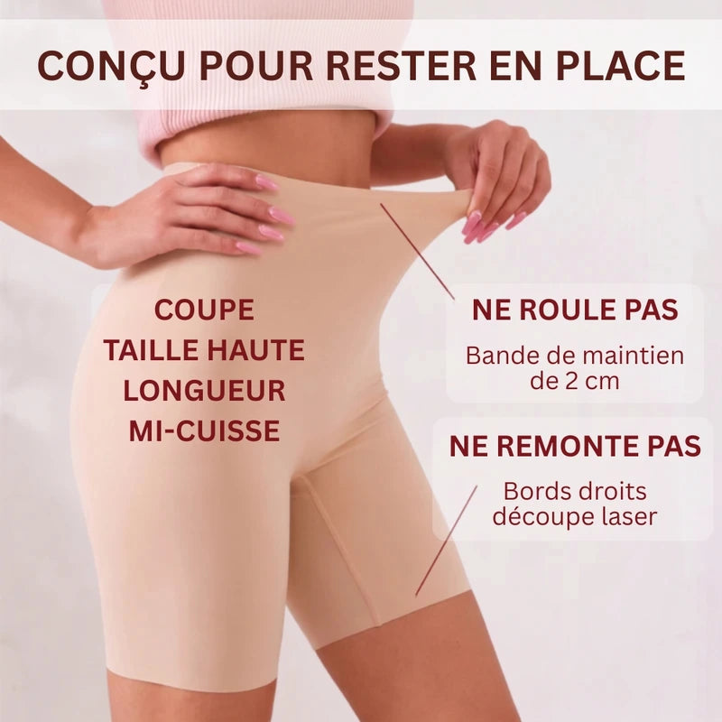 Zoom sur la bande anti-roulement du shorty invisible liftant Misslova et sur sa coupe taille haute et bords droits à mi cuisse.